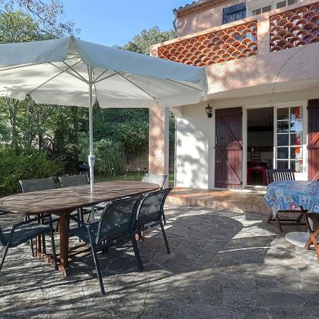 Snug Holiday Home In Bormes Les Mimosas With Pool Zewnętrze zdjęcie