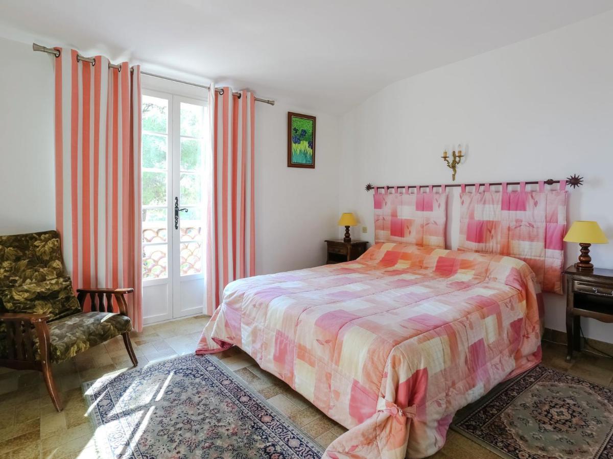 Snug Holiday Home In Bormes Les Mimosas With Pool Zewnętrze zdjęcie