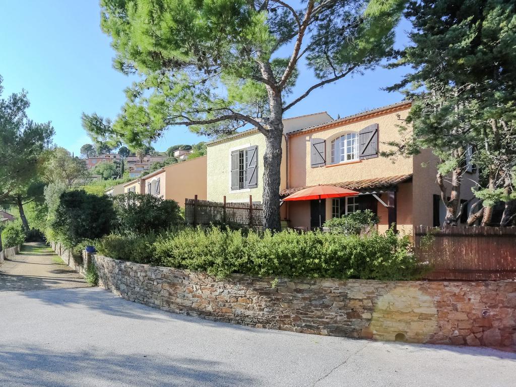 Snug Holiday Home In Bormes Les Mimosas With Pool Zewnętrze zdjęcie